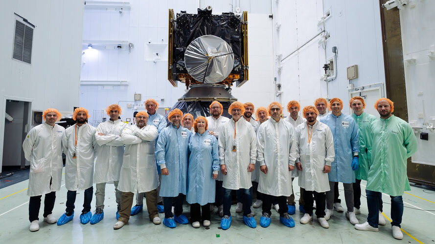 Hera team with spacecraft